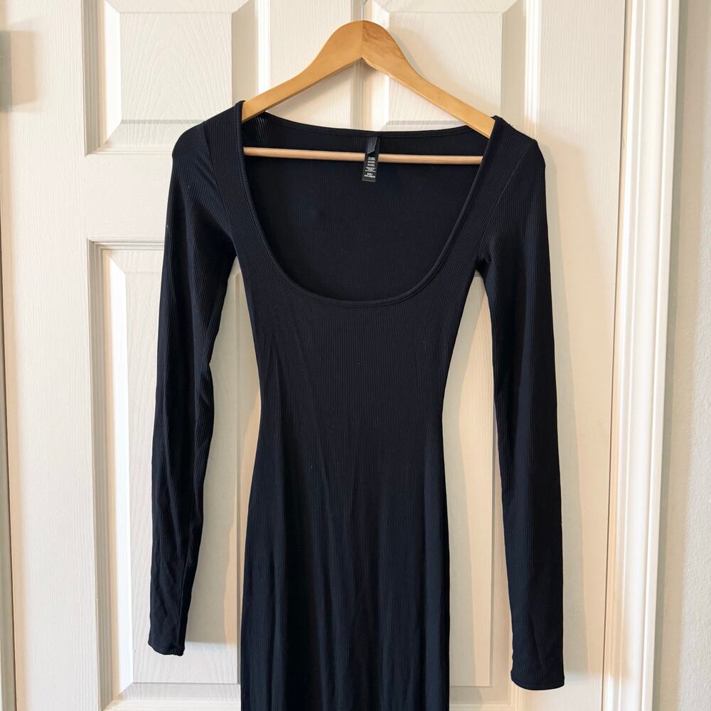 Skims Soft Lounge Long Sleeve Ribbed Maxi Dress in Onyx - Picture 5 of 7